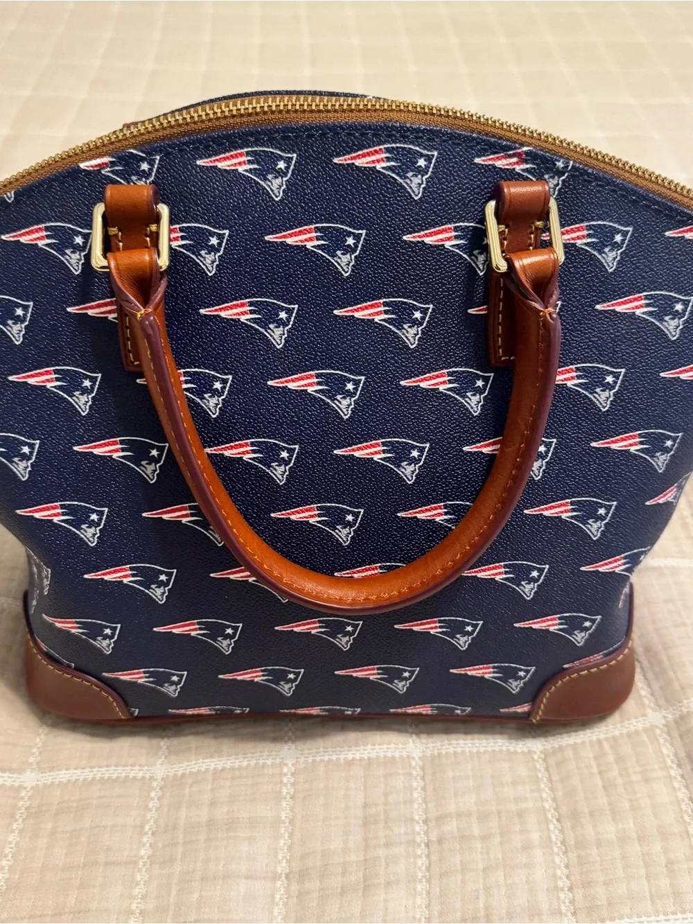 Dooney & Bourke nwt official